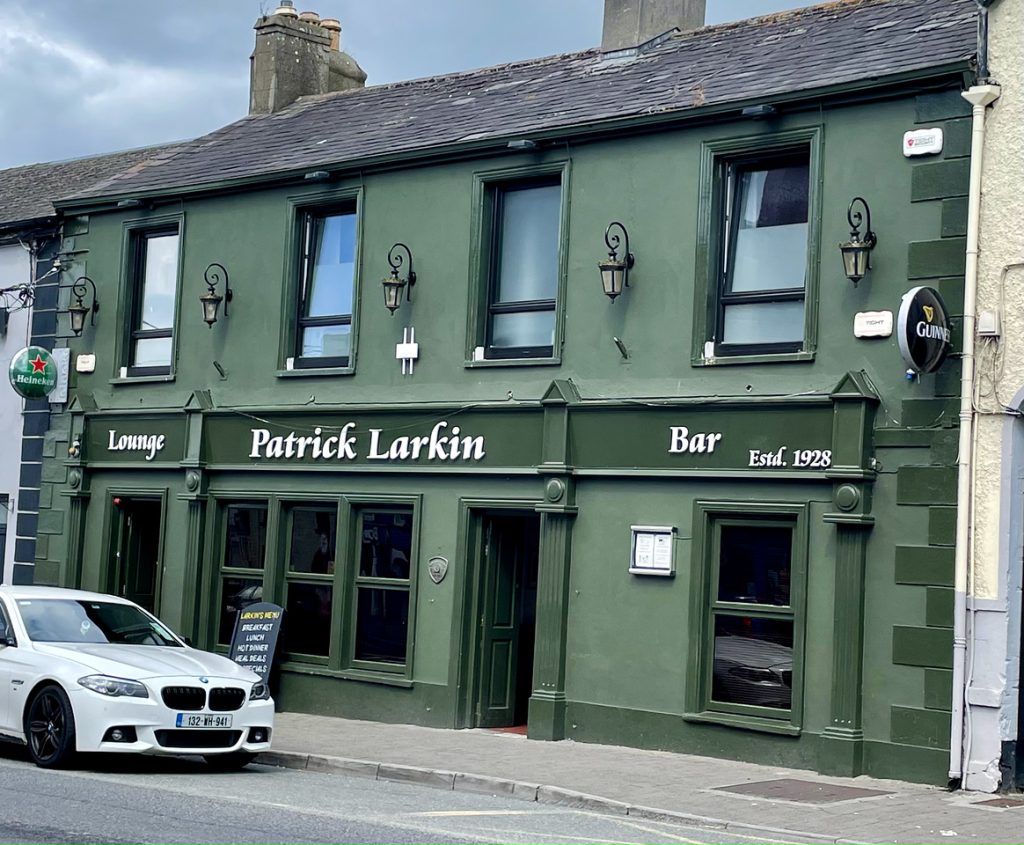 Larkins Bar & Lounge